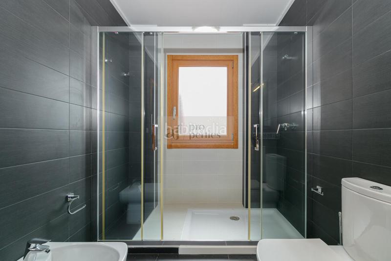 Foto b66785fd-f067-4c0a-ab5f-0e51e464d173. Chalet  en Comesaña - Matamá Vigo