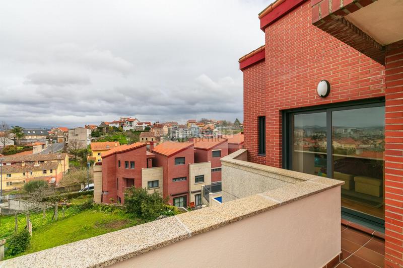 Foto befd1298-b3b8-47f4-b4cc-f33e3b0f510d. Chalet  en Comesaña - Matamá Vigo