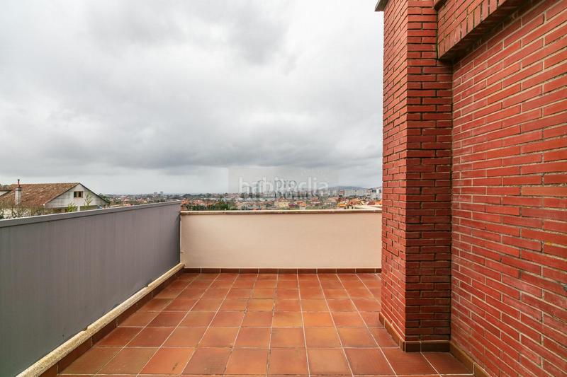 Foto ed00763b-c89f-4f1c-a773-d1b71be122ae. Chalet  en Comesaña - Matamá Vigo