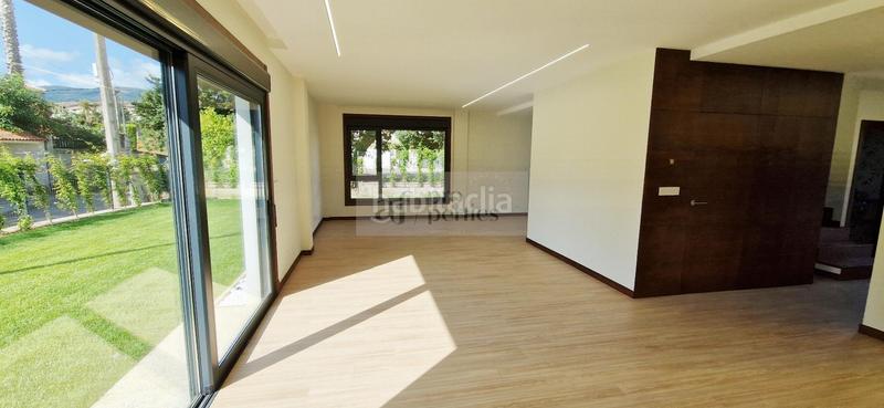 Foto af2b36e8-590f-42a4-a6b8-28a69adcda58. Chalet con riscaldamento in Baiona