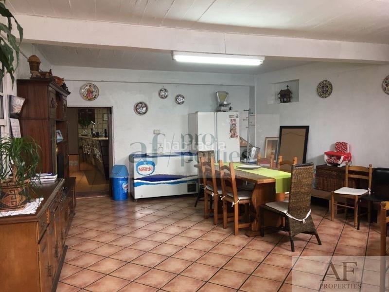 Foto 822bc79a-5a42-44b8-ad17-a30f104c8c78. Casa amb calefacció aparcament a Coruxo - Oia - Saiáns Vigo