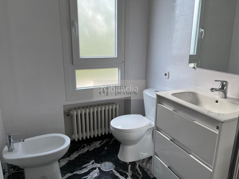 Foto a3ff3cd7-db6e-40c4-ba79-ad0b569cd4de. Rent flat with heating parking pool in Fuentelarreina Madrid