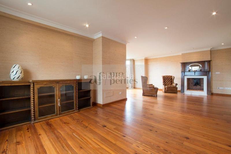 Foto 35c8beee-275c-4da6-886d-0f8ced827711. Alquiler chalet  en Coia Vigo