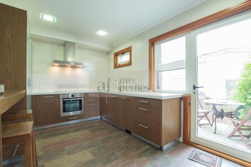 Foto 7f2f63fc-8895-4212-9e2d-4186a504da40. Alquiler chalet  en Coia Vigo