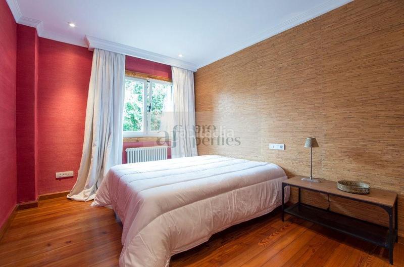 Foto f53d6f92-3db5-4fa3-a424-7696c9912295. Alquiler chalet  en Coia Vigo