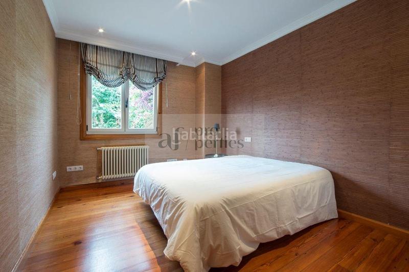 Foto cc475ae9-8f21-4929-b44e-83f646c62d09. Rent chalet with heating parking pool in Coia Vigo