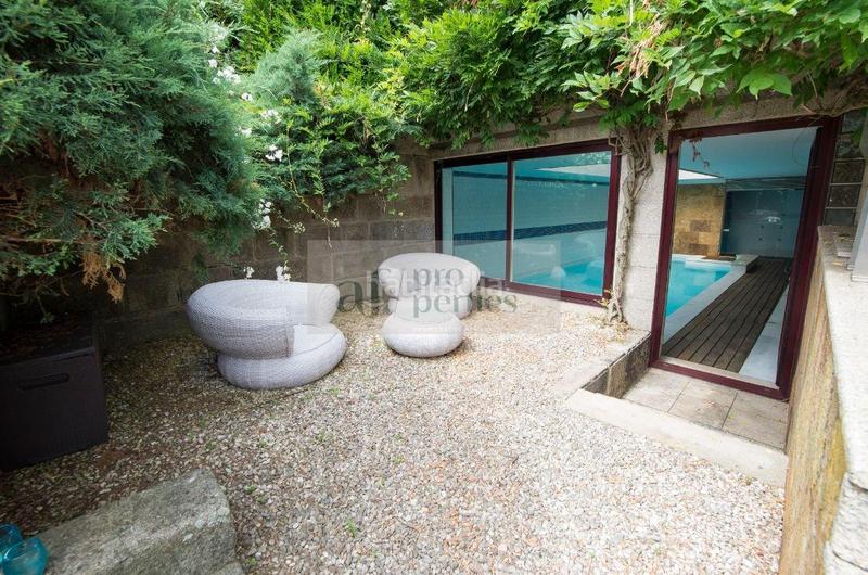 Foto f5edcc7a-64ca-4b1a-b06d-25430b955e30. Rent chalet with heating parking pool in Coia Vigo