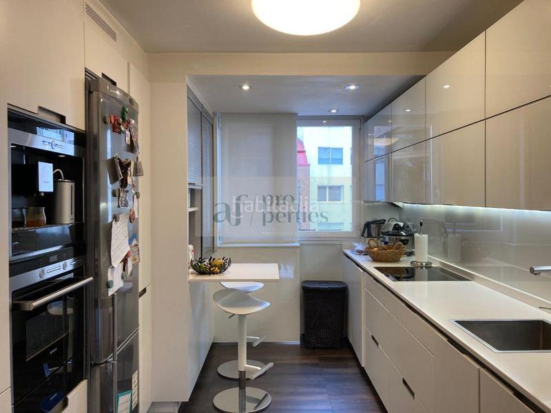 Foto 2564c2f4-301c-4f8c-86a5-ac5c3d3589f4. Location attique avec chauffage parking dans Plaza Independencia Vigo