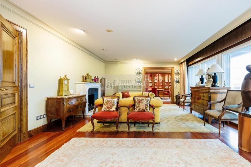 Foto 09dca15e-0615-47e8-a41d-22e12189b9d7. Flat with heating parking in Centro - Areal Vigo