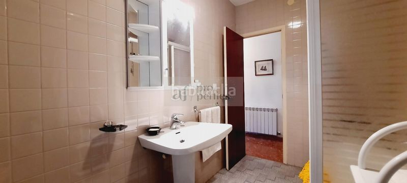 Foto b9bb655a-f3ef-4b9c-9e22-b6d354cb36d1. Piso  en Zona de Plaza de Barcelos Pontevedra