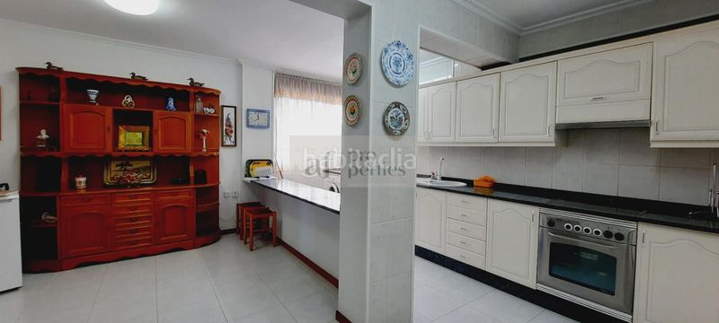 Foto 05ba2f2a-e898-44eb-8d70-0b9de5f8b874. Pis amb calefacció aparcament a Coia Vigo