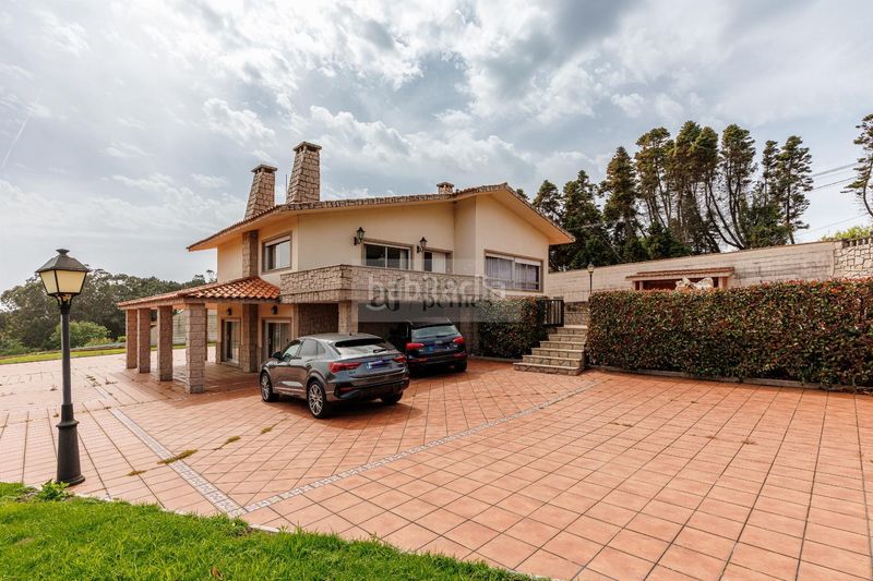 Foto c6b9e230-5c12-4df1-b8dd-f8e25cddc94e. Chalet a guardachalet en Guarda (A)