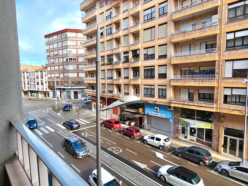 Foto 4d3b7c61-0a2d-4eac-8d17-82c8740c2c77. Pis a Centro Torrelavega