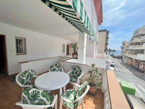 Lloguer Casa adossada  Calle la unidad 3. Gran casa adosada, con varias terrazas junto al mar en el paseo