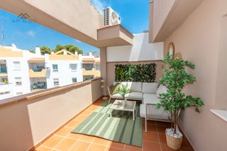 Lloguer Àtic a Avenida prieto moreno 11. Ático moderno y acogedor en la herradura