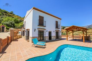 Affitto Casale in Carrera de la concepcion 9. Villa ubicada en la herradura, en "el cerval"