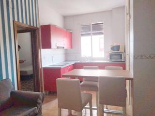 Rent Flat in Calle gran vía de colón 1. Piso gran vía de colón de granada 04 dormitorios