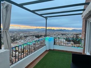 Rent Flat in Calle patio de la alberca 32. Ático en albaicin alto con vistas y terraza