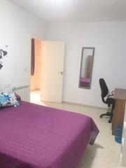 Rent Flat in Calle emperatriz eugenia 11. Piso estudiantes calefacción central