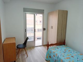 Miete Etagenwohnung in Calle emperatriz eugenia 24. Piso camino de ronda estudiantes