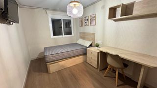 Rent Flat in Calle gutierre tibón 14. Piso 3 dormitorios cartuja