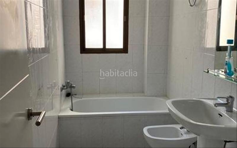 Foto 6ed66537-2e22-4731-afbd-660f74a1be15. Alquiler piso en calle río ebro 5 piso para docentes o sanitarios en Motril
