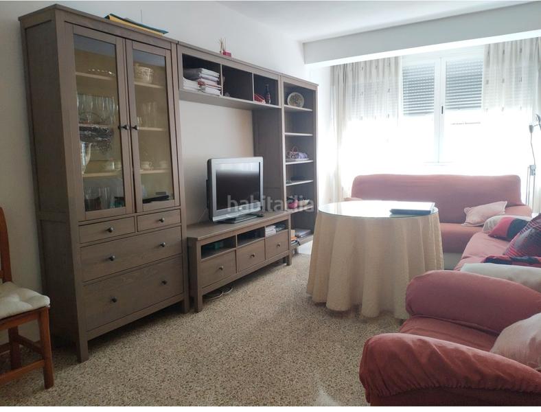 Foto b8dc7bf7-f823-44fc-8e0d-03532d29503d. Alquiler piso en calle fontiveros 29 habitaciones hípica zaidín en Granada