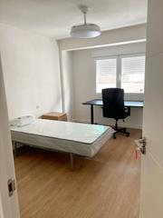 Etagenwohnung in Calle Doctor Medina Olmos 11