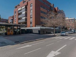 Rent Flat in Calle emir 13. Urbanización parque lagos