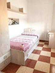Location Appartement à Calle sol y luna 23. Habitación para chica estudiante zaidin