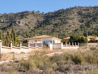 Casa  N/a. Acogedora villa en zona natural al pie de la montaña