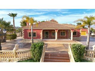 Casa  N/a. Villa a estrenar en una ubicación clave