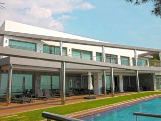 Chalet à Mascarat. Impresionante y lujosa villa de estilo moderno en altea.