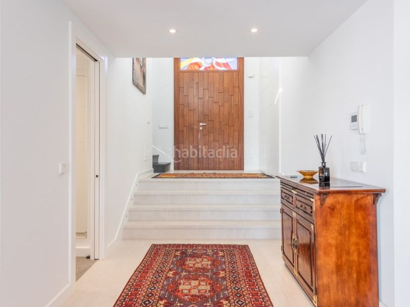 Foto 0833f08f-0cfb-45c4-add0-f8e85ab0d12c. Casa amb piscina a Nueva Andalucía centro Marbella