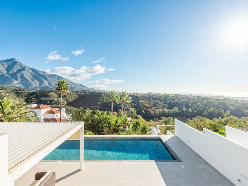 Foto 368de256-a738-49e9-a29d-0669b4d26a29. Casa amb piscina a Nueva Andalucía centro Marbella