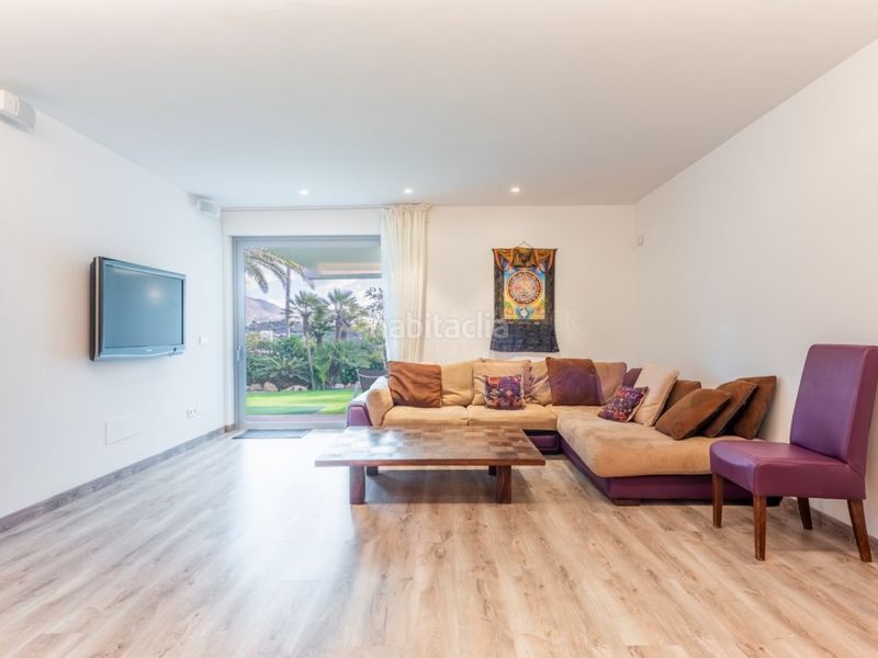 Foto 4cd77a3e-bc96-413e-a809-0d6d61b51e58. Casa amb piscina a Nueva Andalucía centro Marbella