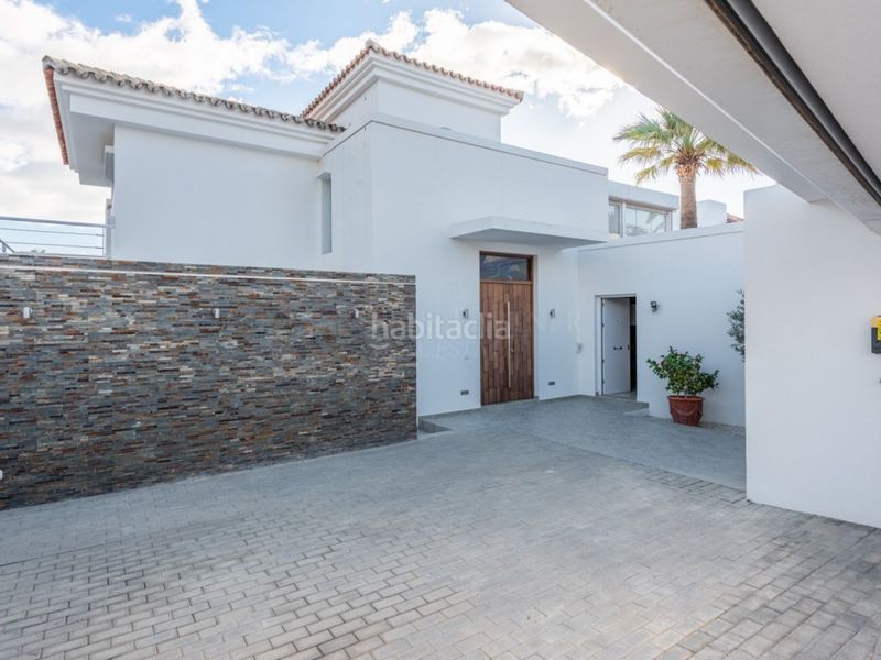 Foto 926c9cd4-d773-4ffd-b6e9-87c73eb1eb7d. Casa amb piscina a Nueva Andalucía centro Marbella