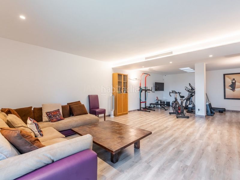 Foto a0acb425-524d-4aac-82ea-0c6156f4c744. Casa amb piscina a Nueva Andalucía centro Marbella