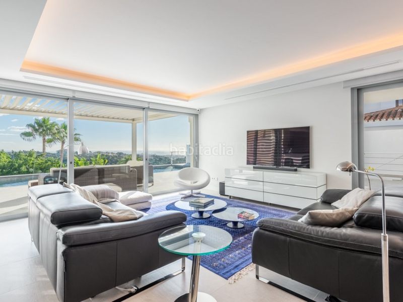 Foto a2724524-b9c5-4408-8a2c-c47503c02a59. Casa amb piscina a Nueva Andalucía centro Marbella