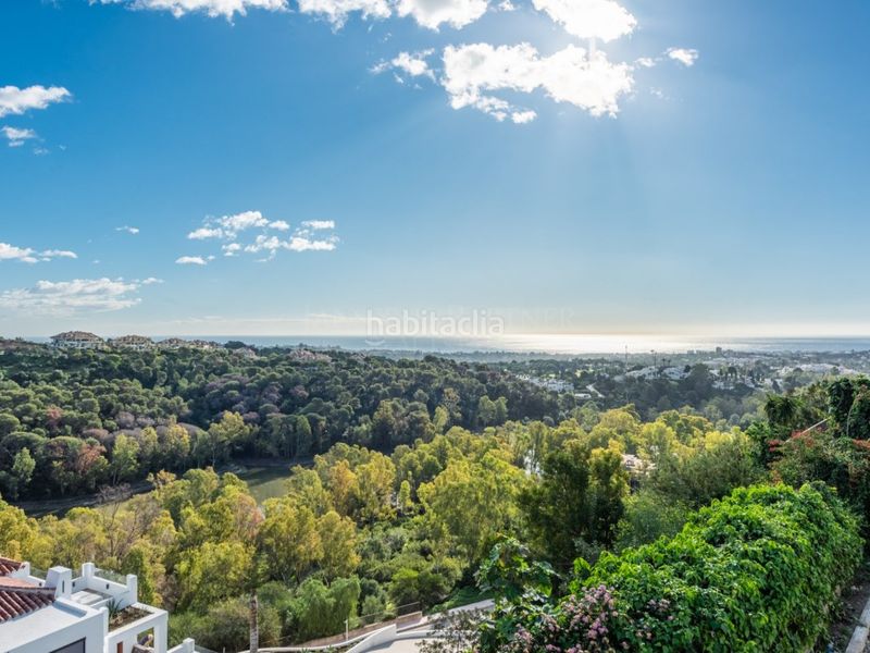 Foto c52be561-3968-4d1b-8c7a-cf01bd12f5b0. Casa amb piscina a Nueva Andalucía centro Marbella