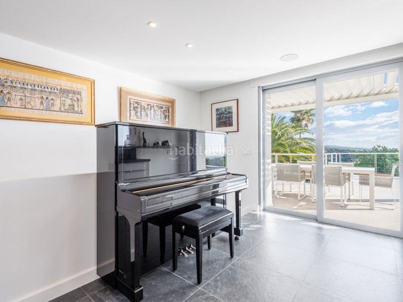 Foto f58e9e3a-667d-4700-9d8e-d4c63cc349c0. Casa amb piscina a Nueva Andalucía centro Marbella