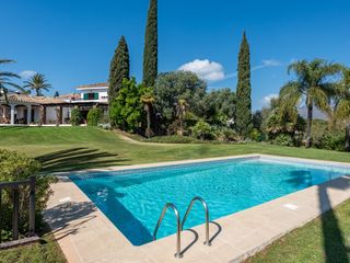 Casa a El Faro de Calaburra - Chaparral. Villa 6 habitaciones venta mijas