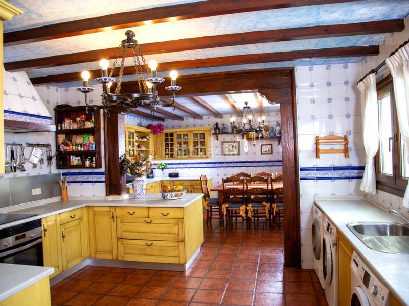 Foto fdccbf8b-e599-4c92-8943-a584cbb8f86d. Casa amb calefacció piscina a El Faro de Calaburra - Chaparral Mijas