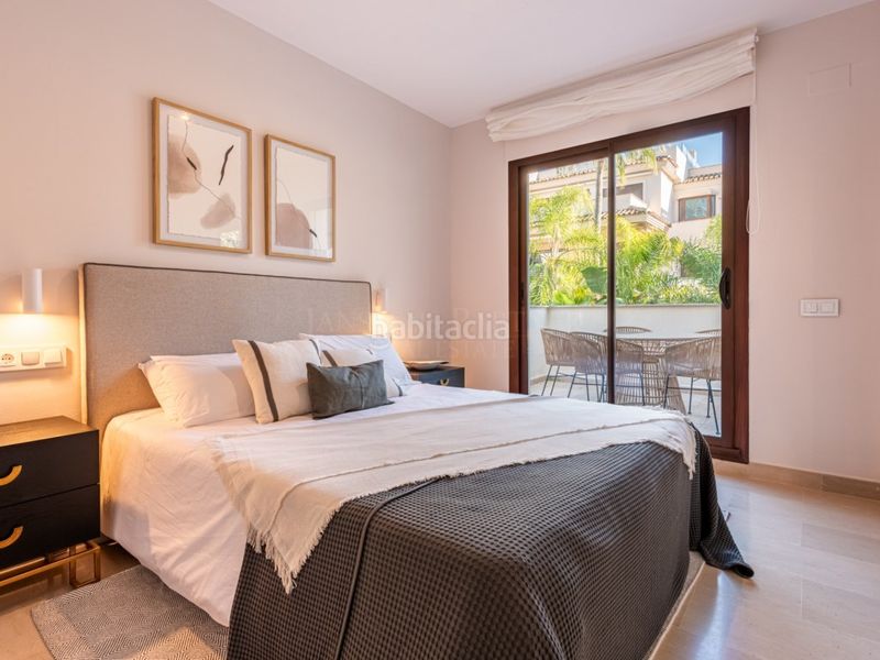 Foto 9cff6f51-b04d-4ab8-8d9e-7f3565dc393e. Apartament amb piscina a Nueva Andalucía centro Marbella