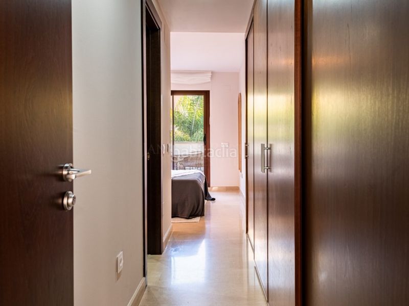 Foto aa846b83-6fa7-451e-8f84-3d1ff161fa74. Apartament amb piscina a Nueva Andalucía centro Marbella