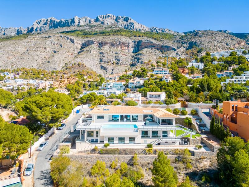 Foto 5405ec3d-7ded-4399-b9dc-2002fb4f7545. Chalet con riscaldamento parcheggio piscina in Altea la vella Altea
