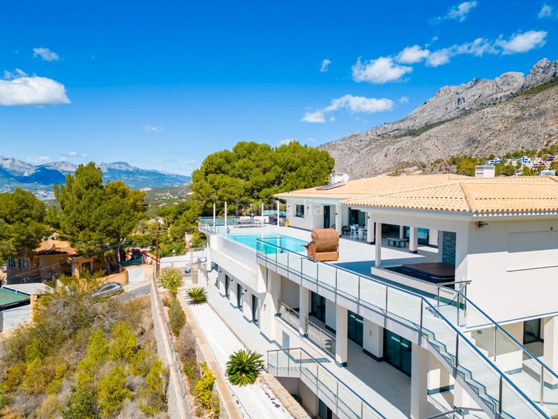 Foto 6a4eb3a2-c0b2-4b5f-b13e-f1a09838b612. Chalet con riscaldamento parcheggio piscina in Altea la vella Altea