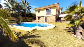 Casa a El Tossal-Bello Horizonte. Esta chalet se encuentra en la nucia con calidades excepcionales