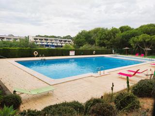 Pis a Pueblo-Ubanizaciones. El apartamento cuenta con un amplio salóncomedor con acceso dire