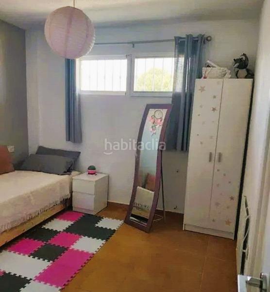 Foto 4c118ee0-29dc-4002-a2a7-6584e2cd0f53. Piso el apartamento cuenta con un amplio salóncomedor con acceso directo a una soleada terraza con vistas a los jardines comunitarios. en Alfàs del Pi (l´)